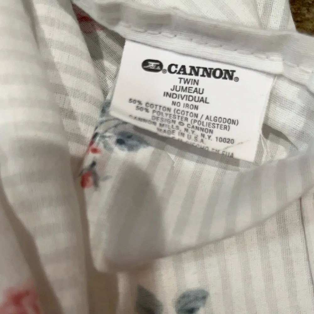 2 Vintage Shabby Chic Flat Sheets